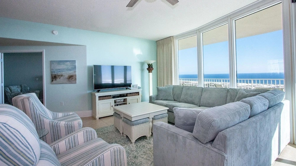 Crb1113 3 Bedroom Condo