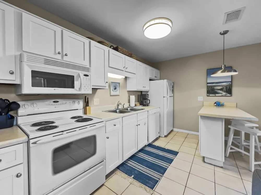 Inlet Dunes 204 1 Bedroom Townhouse by RedAwning