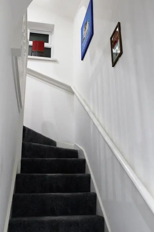 Modern 2 Bedroom Apartment In The Heart Of Greenwich