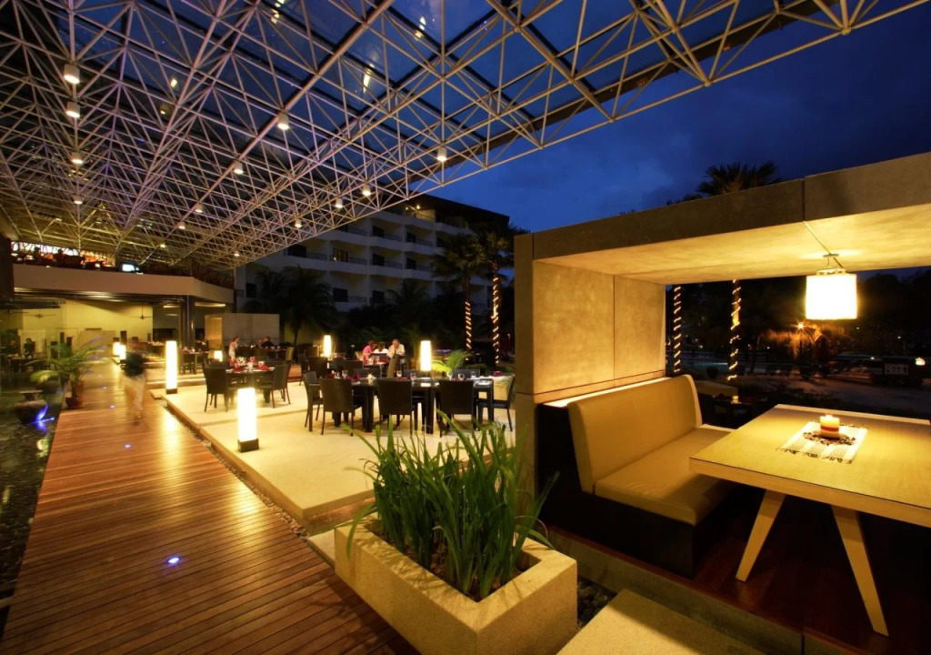 Swiss-Grand Beach Resort Kuantan - Newly Upgraded 5-Star