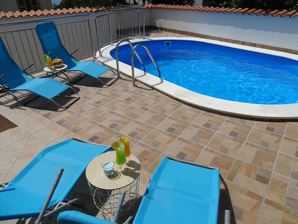 Gorgeous Apartment With Hot Tub and Terrace With Sea View