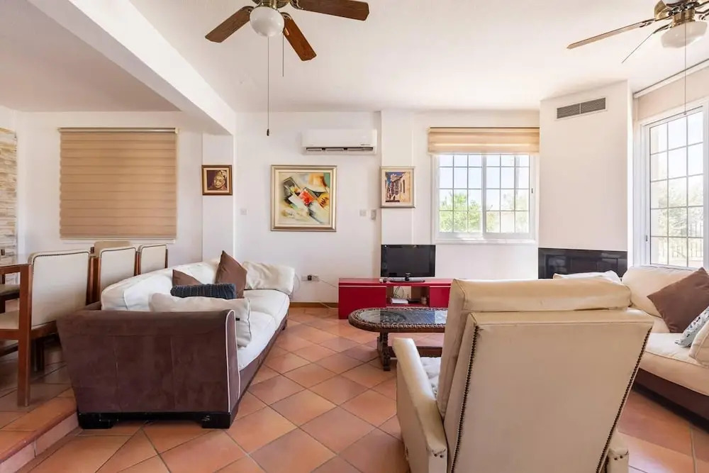 4 Bedroom Villa With Private Pool Near Beach