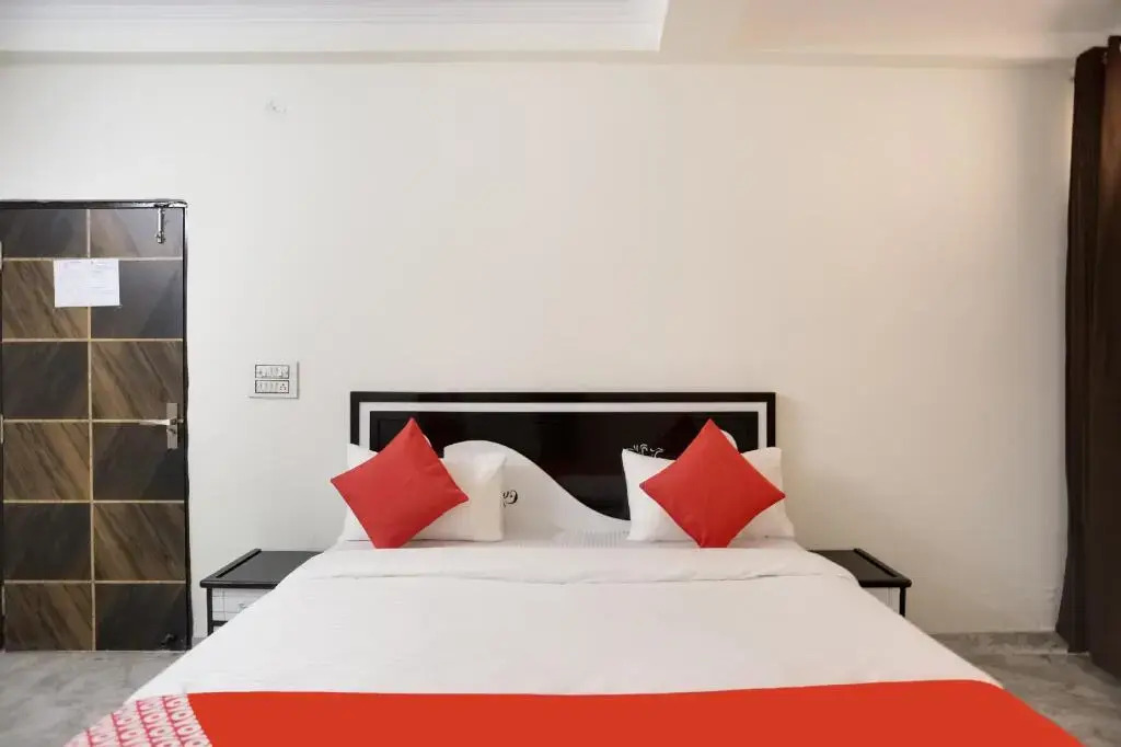 Amazing Stays by OYO Rooms