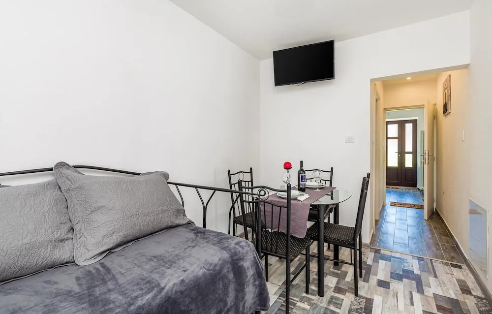 Awesome Home in Fuzine with Hot Tub, WiFi & 3 Bedrooms