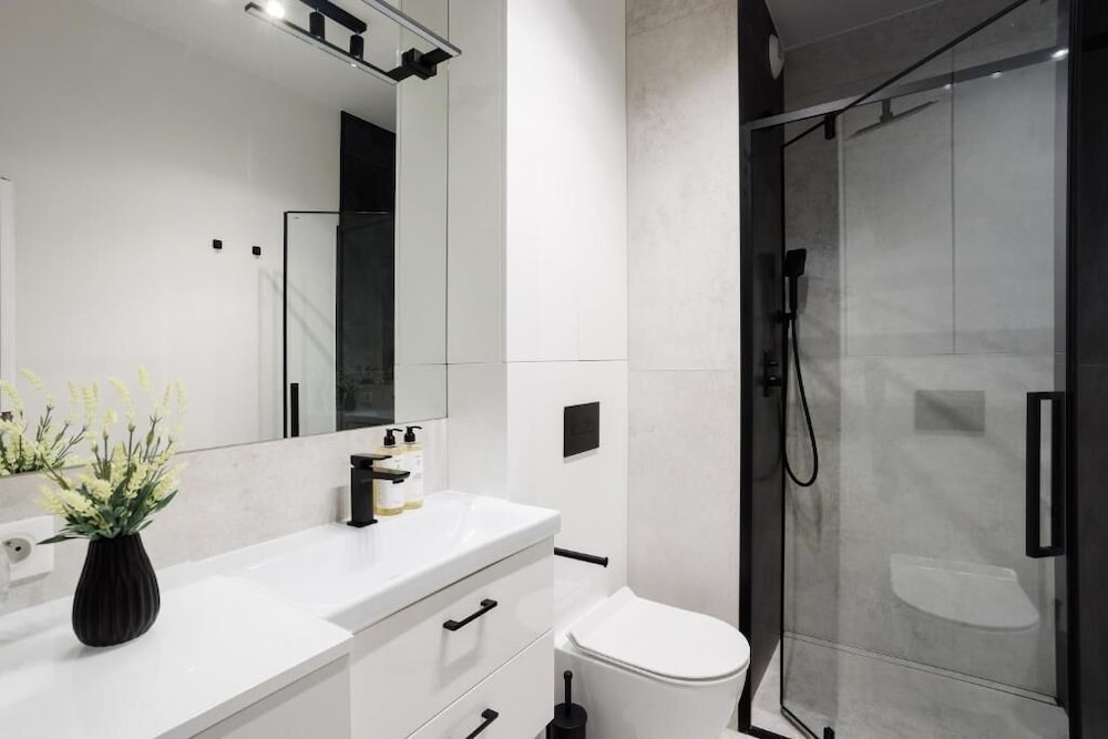 Malila Apartments Limanowskiego 37