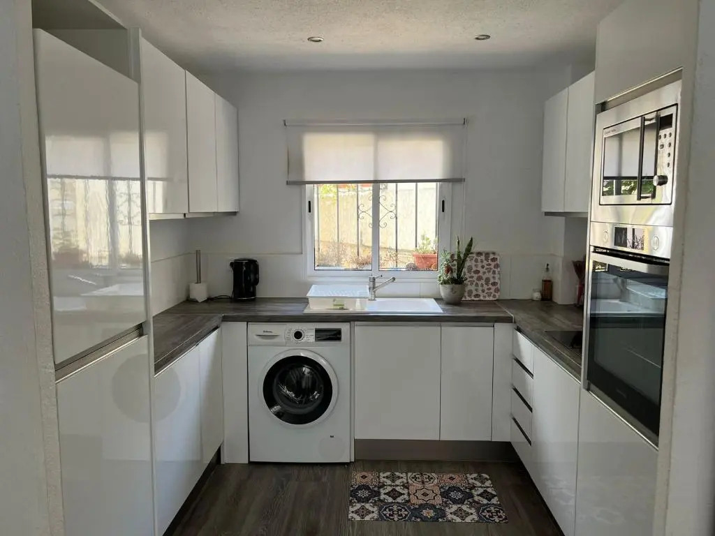 Lovely 4-bed Cottage in Las Chapas Marbella