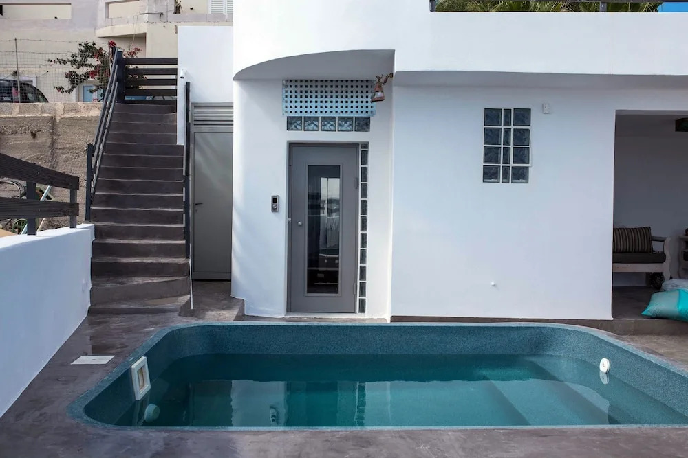 The Grand Cave House