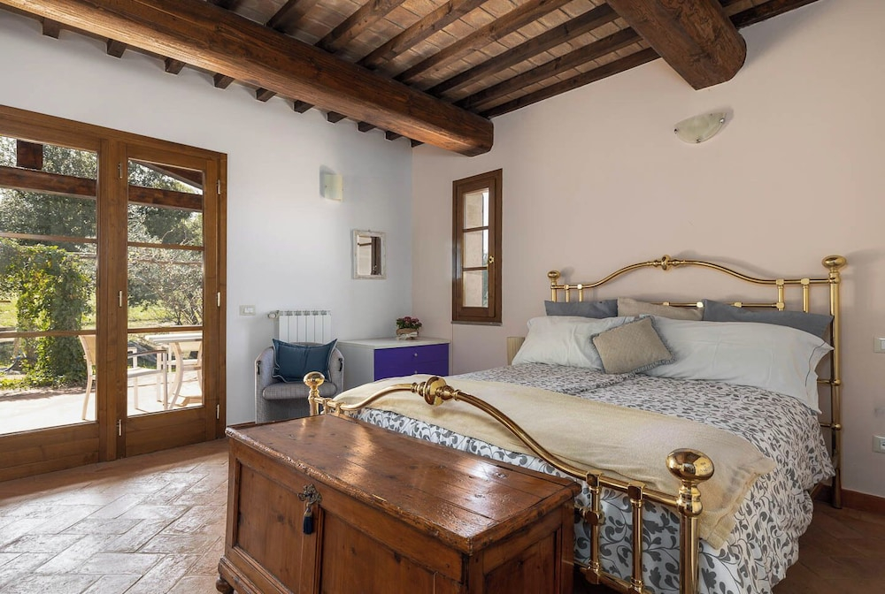 Villa Montegemoli by Toscana Bella