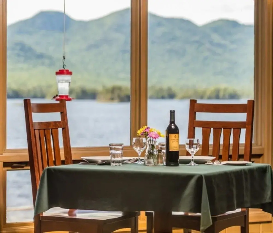 Elk Lake Lodge