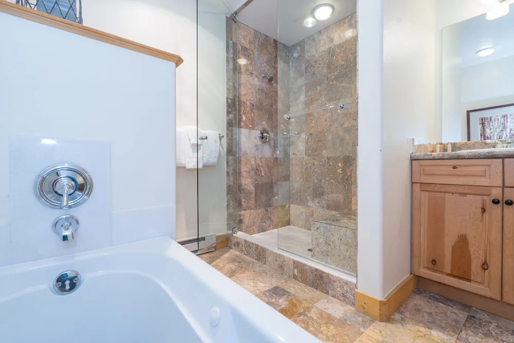 Bear Creek Lodge 403 4 Bedroom Condo by Alpine Lodging Telluride
