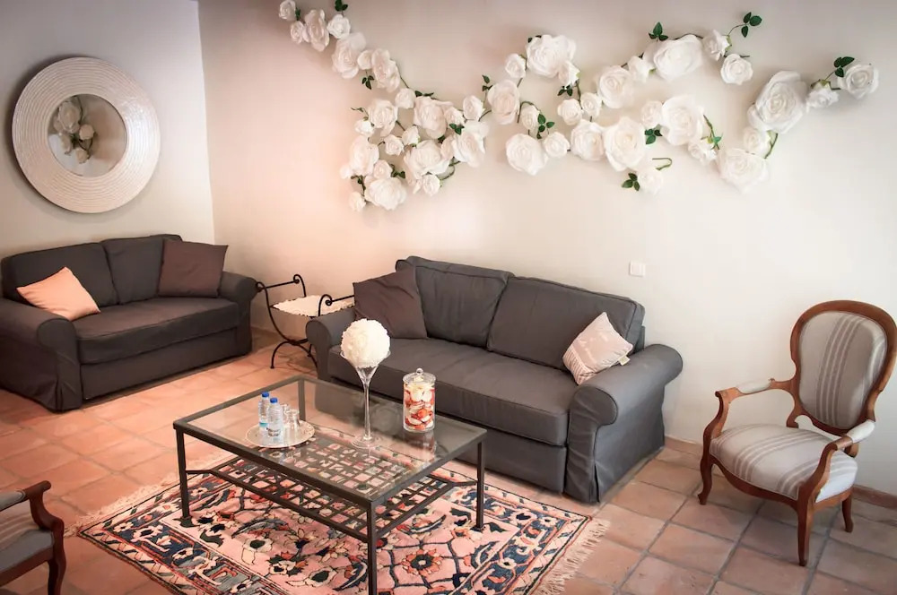 Les Carmes and spa