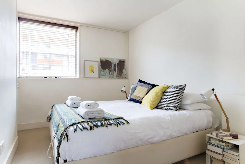 Classic Central London Home by Farringdon