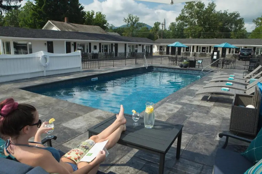 Knotty Pine Motel