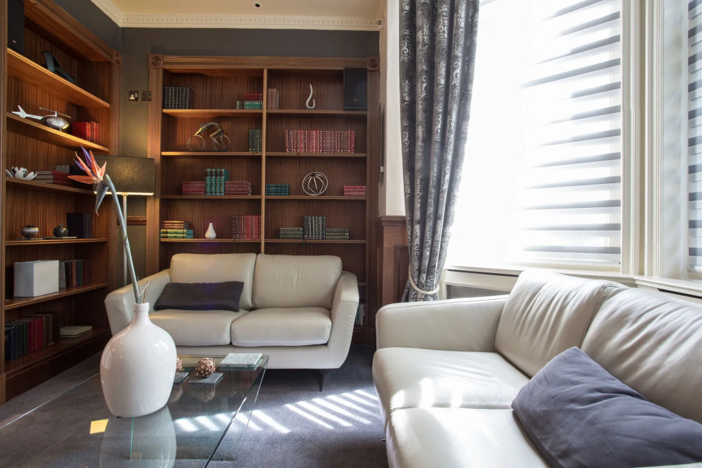Henley House Hotel