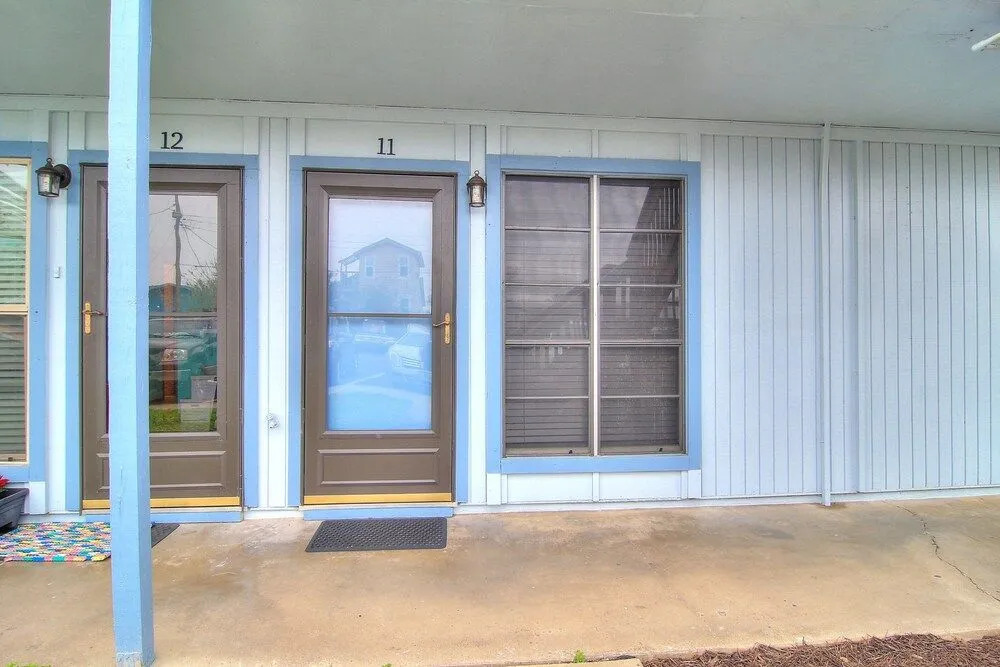 Live, Laugh, Love 1 Bedroom Condo by Redawning