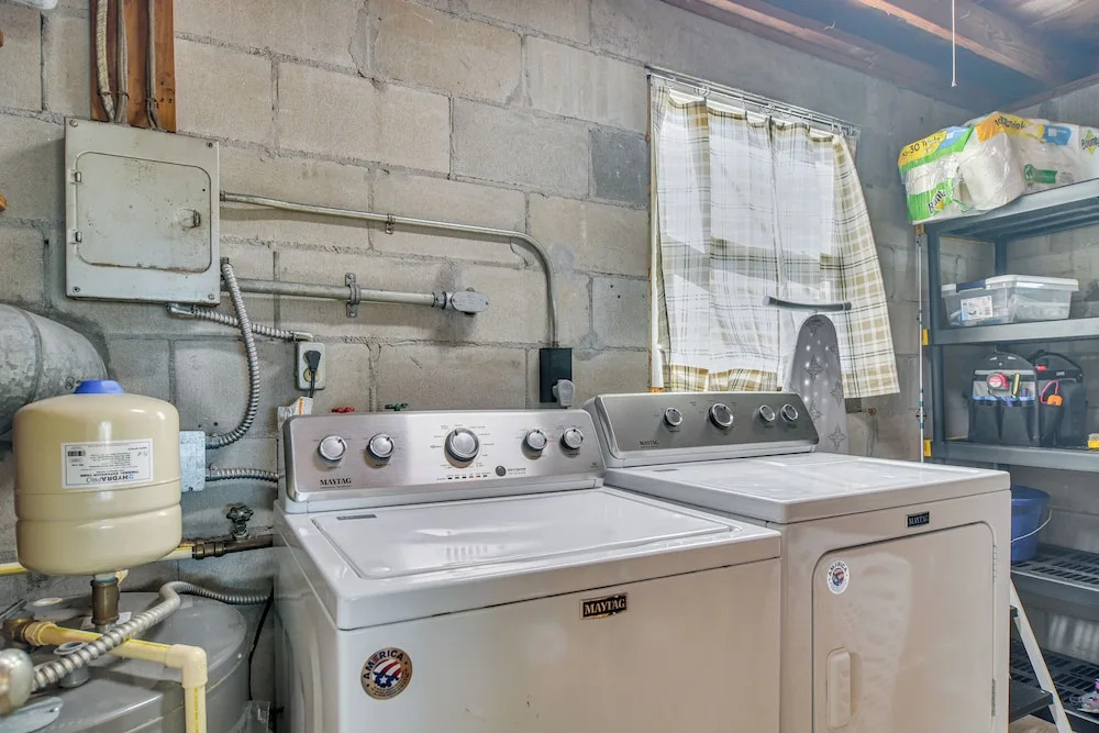 Tampa Bay Getaway w/ Patio & Yard, Pets Welcome!