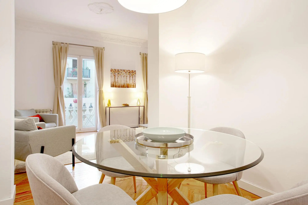 Wonderful 2 bedroom apartment perfect location . Chamberí