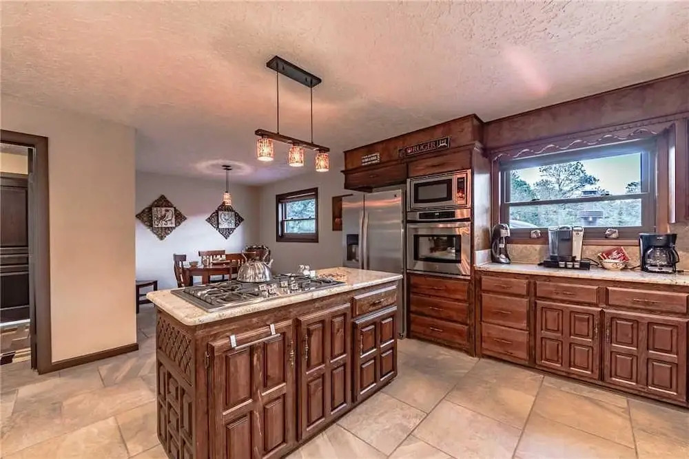 Ruidoso Respite - Six Bedroom Cabin with Hot Tub