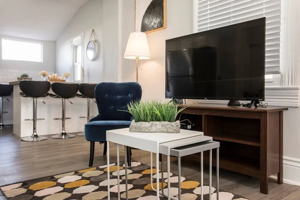 Louisville Dream House 4BR/2BA  by CozySuites