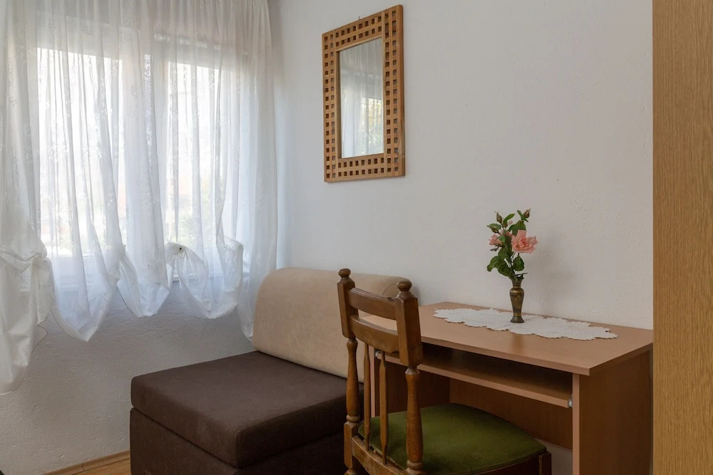 Apartments near beach Babic