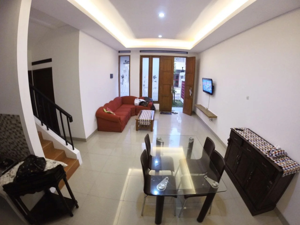 Padma Laguna Guest House