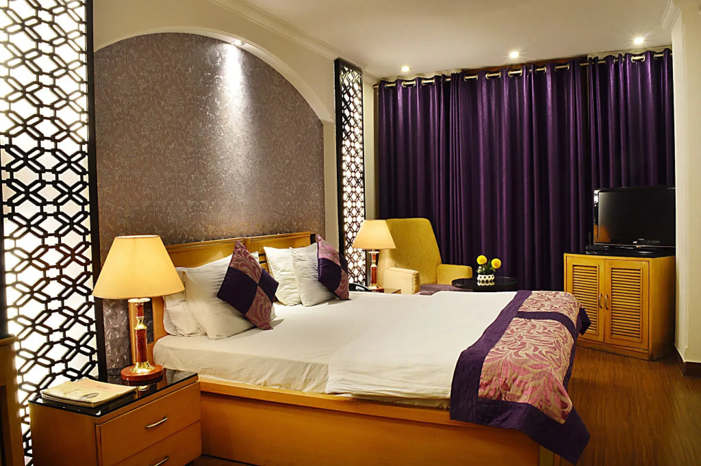 Alaya Stays Hotel Emperor Palms