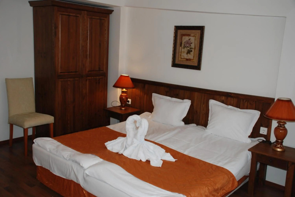 Elegant Lux Hotel