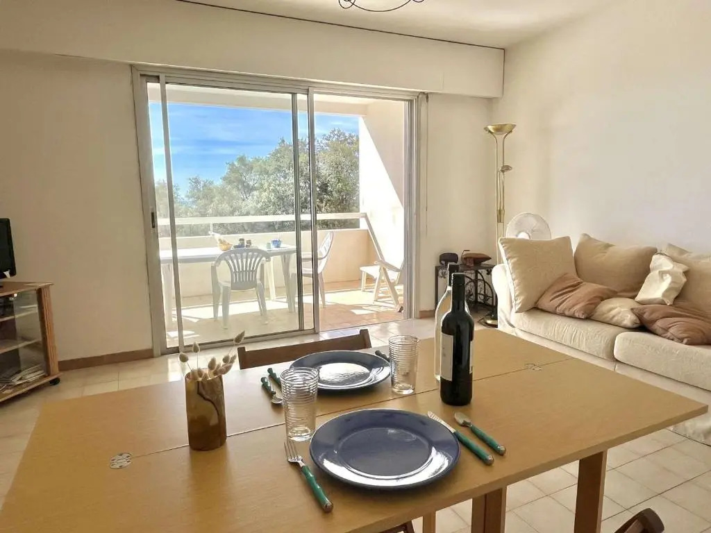 Appartement Ajaccio, 1 pièce, 2 personnes - FR-1-61-559