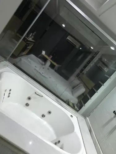 Luna Motel