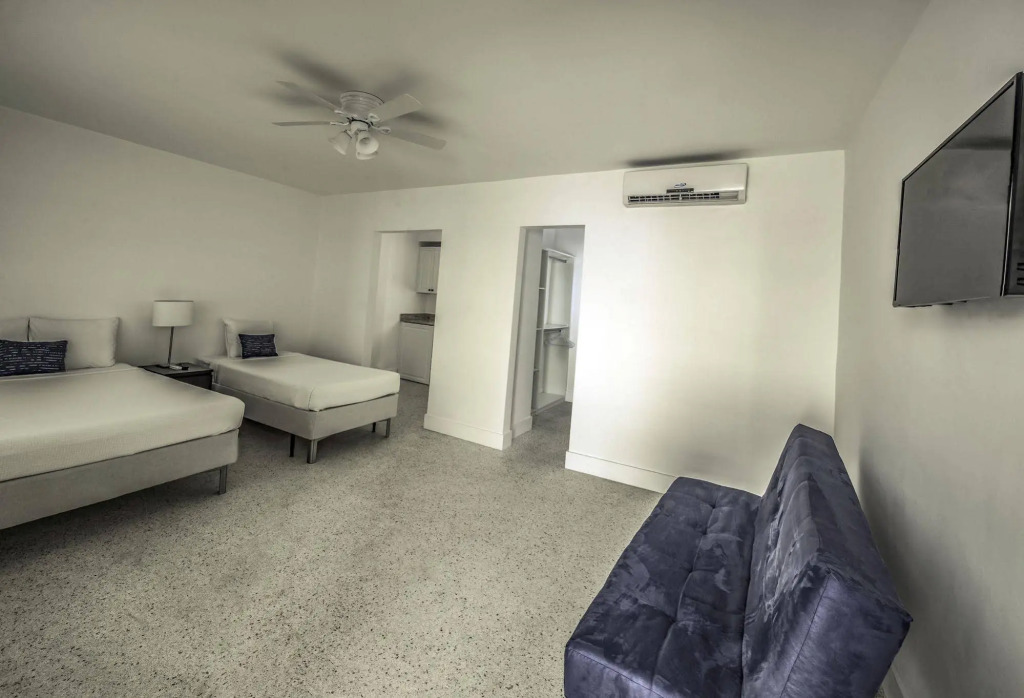 Waveland Motel