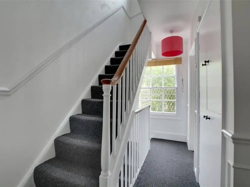 Light and Spacious Cottage, Located in the Pleasant Centre of Brighton