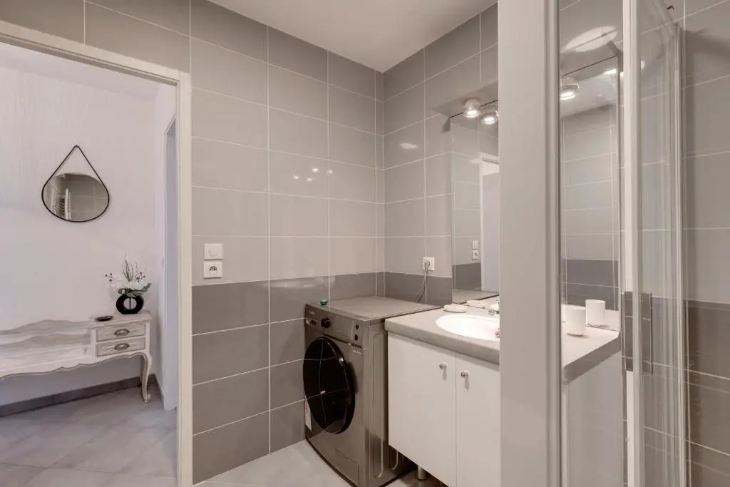 L'Art de Ville - 2 bedroom near the city center terrace and garage