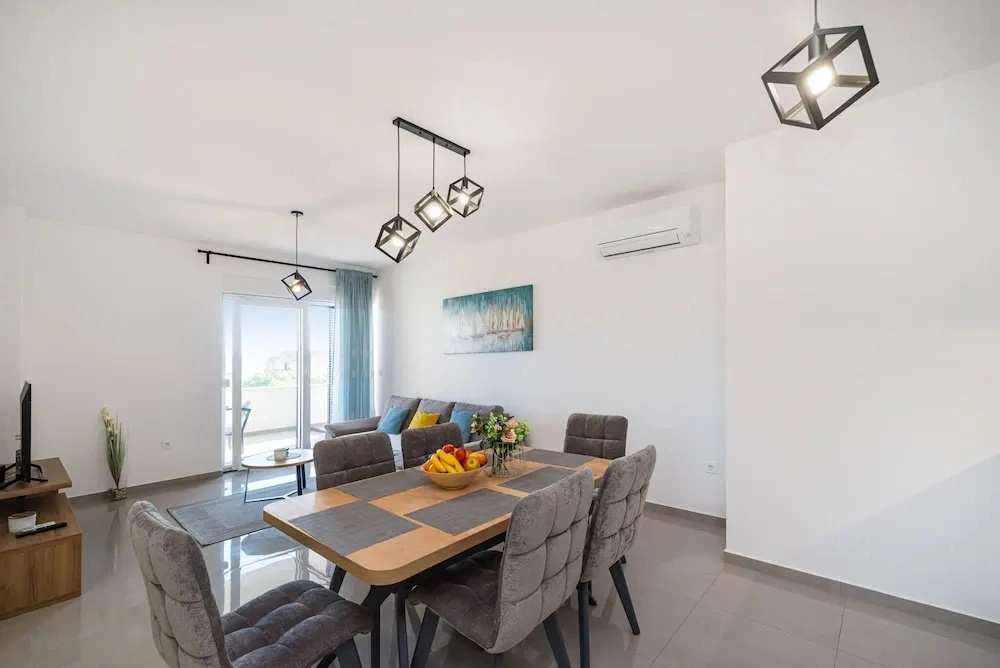 Apartment Vista Mare 2 With Heated Pool