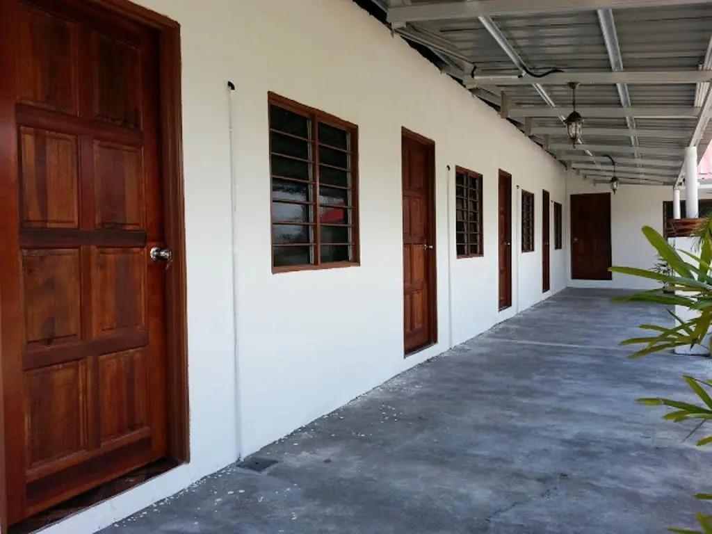 Izz Room Motel