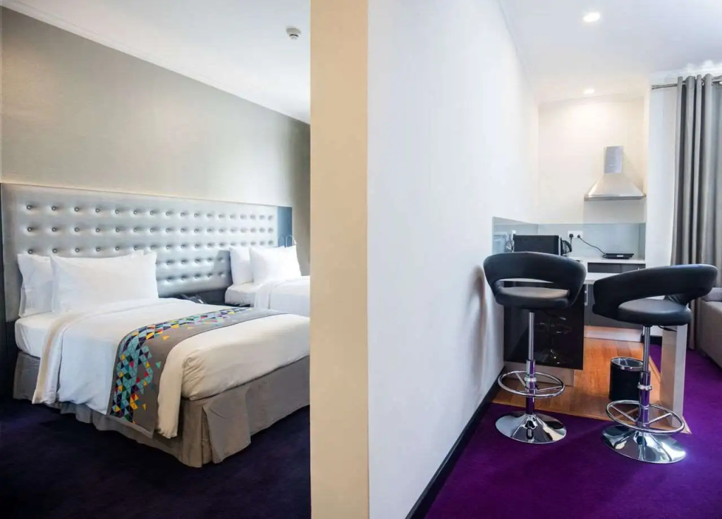 Fairway Colombo - Sri Lankas First Hotel With Robot Technology