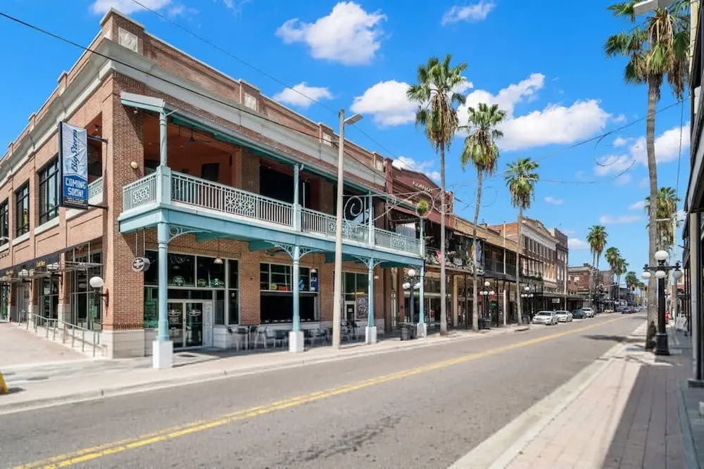 Casa Cohiba by Brightwild Steps to 7th Ave