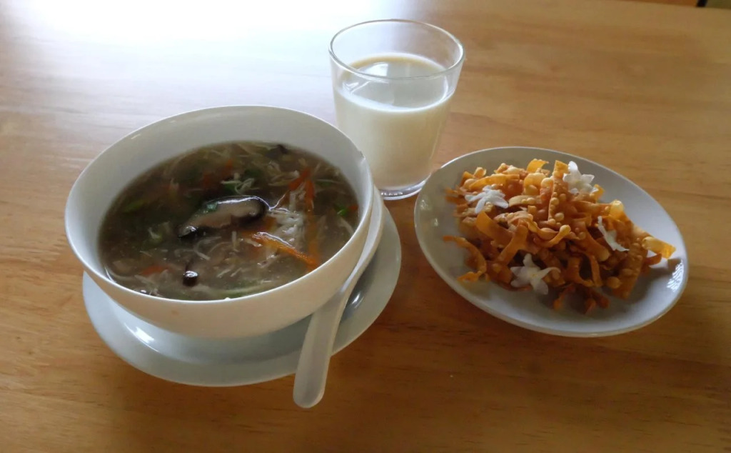 Golden House Hotel Sakaeo Room with breakfast