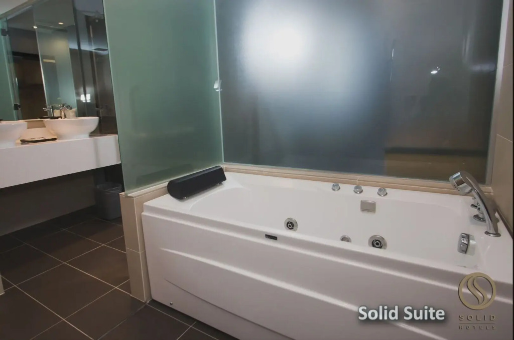 Solid Hotels