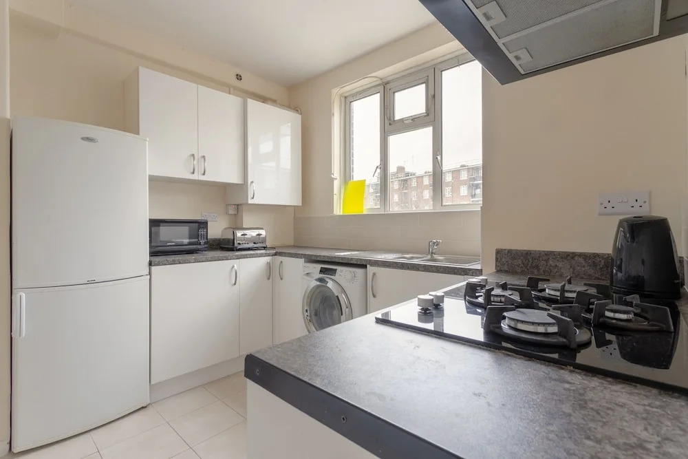 4 Bedroom Apartment in Battersea