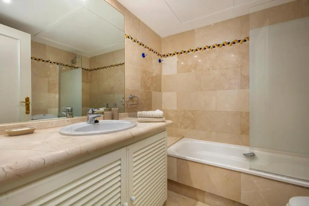 Stunning 2 bedroom apartment Magna Marbella RDR259