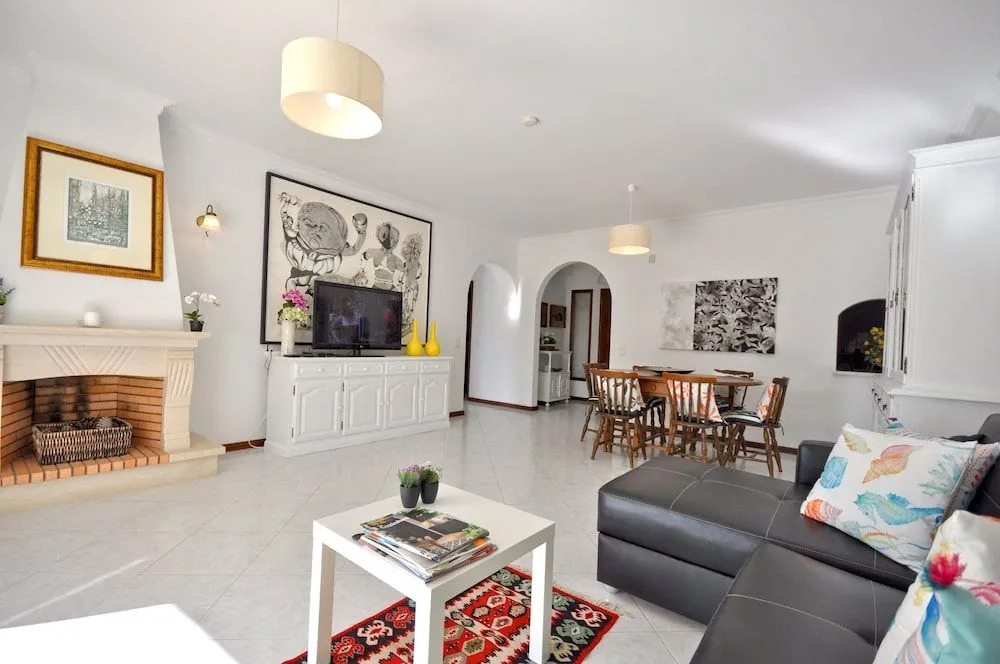 Charming Villa, Private Pool, Walking Distance to Centre, Free AC Wifi