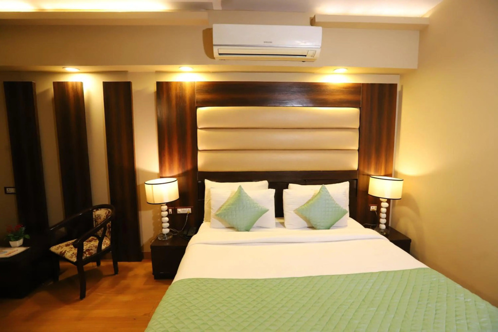 Hotel Palm Grand Naraina New Delhi - Couple Friendly Local IDs Accepted