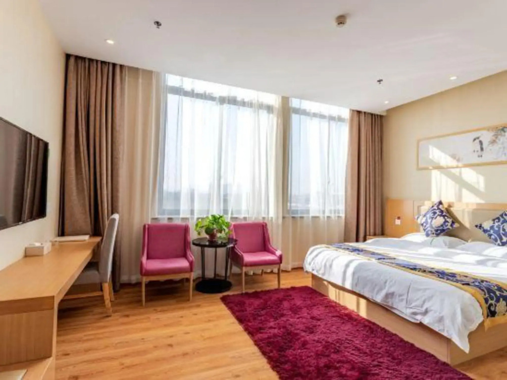 Gujing Junlai Hotel (Feidong Pazhou Central Plaza Hui Mall)