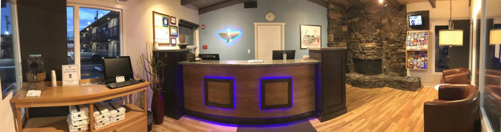 Thunderbird Lodge