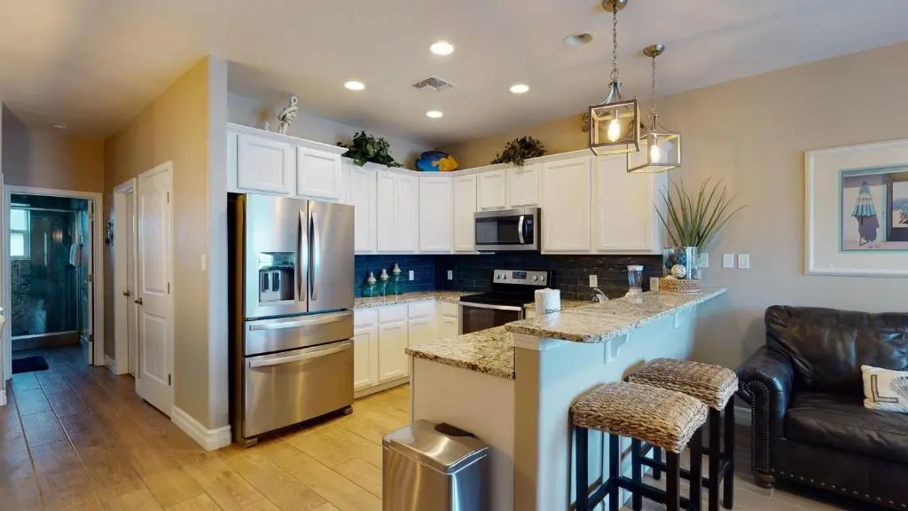 CDR109 Salt Therapy 3 bedroom 3 bath Newly Remodeled, BEACH home with Shared POOL