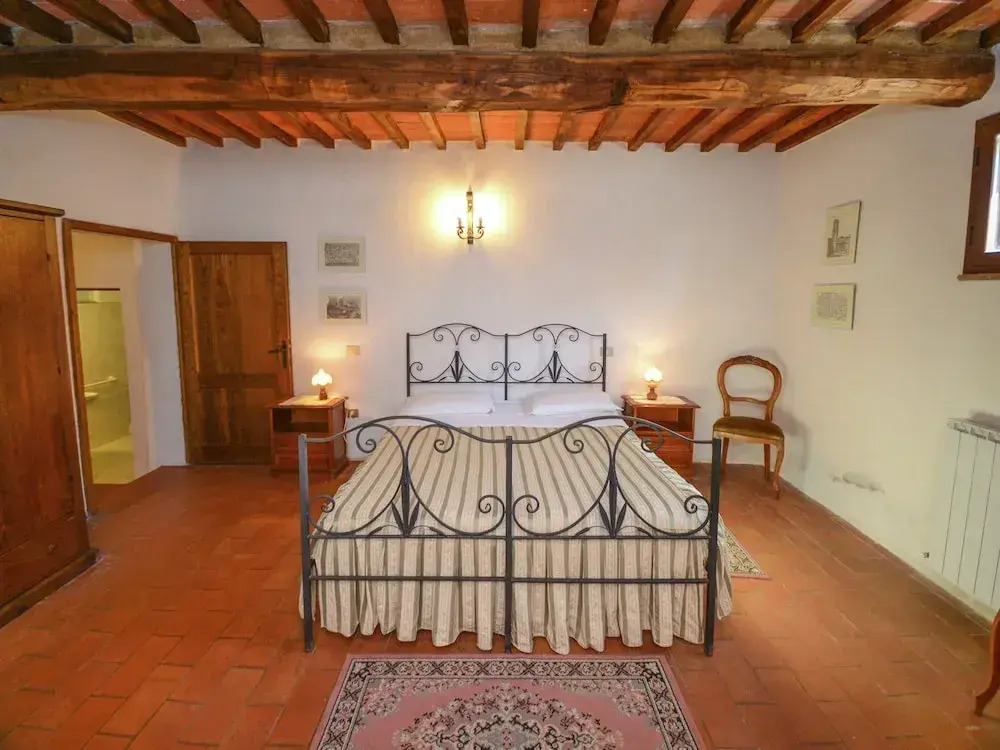 Cozy Farmhouse in Castiglione del Lago With Swimming Pool