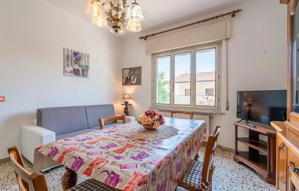 Nice Apartment in San Giuliano Terme With 2 Bedrooms and Wifi