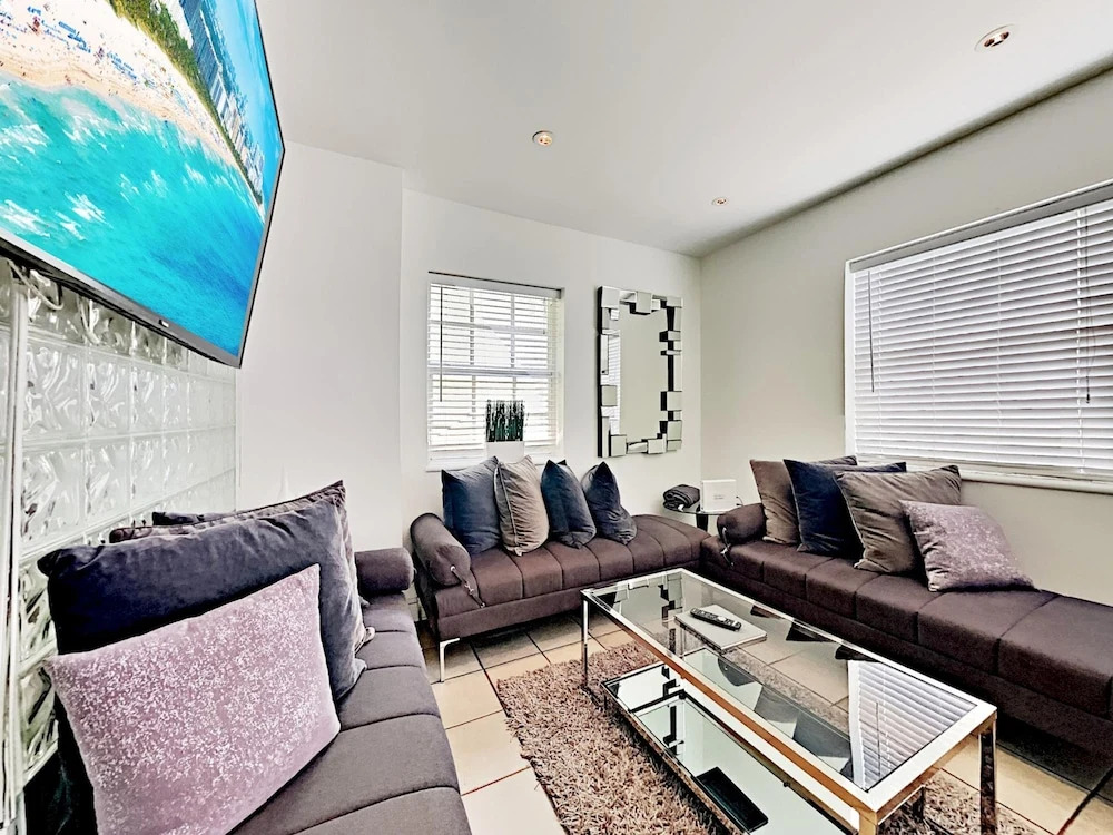 Beachfront 4 Room Ocean Drive Deluxe Suite