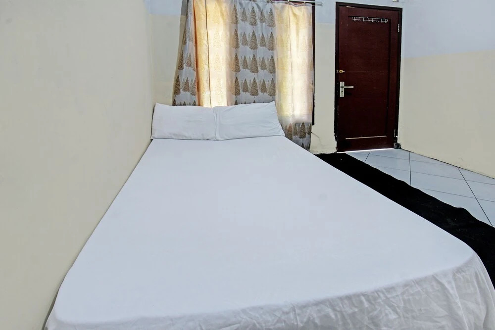 OYO Life 92853 Kost 999