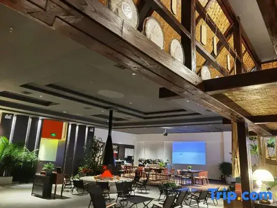Staying at the Holiday Inn Cafe